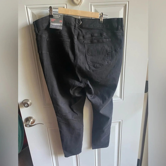 Torrid NWT Bombshell Skinny Premium Stretch Hi-Rise Jean Grenada Size 22 Short S - Picture 10 of 14